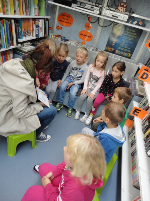 Novoupisana djeca posjetila Bibliobus