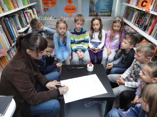 Predškolci iz „Potočića“ na radionici u Bibliobusu
