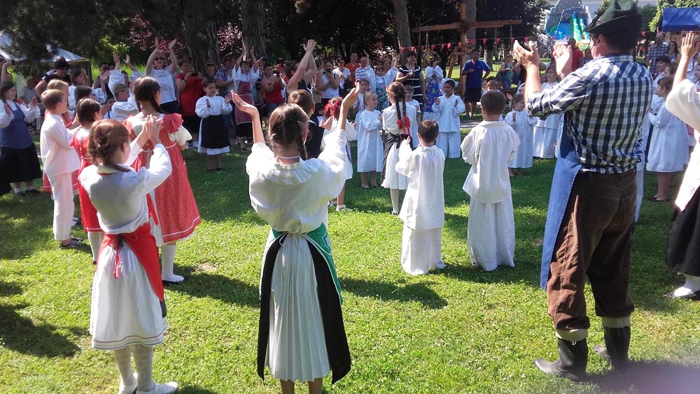Dječja folklorna grupa KUD-a Rudar i tamburaški sastav sudjelovali na 22. Podravskim motivima