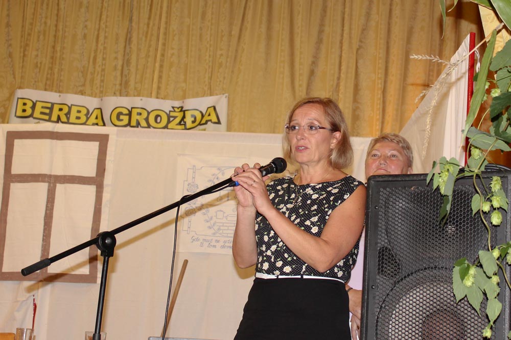 Održana manifestacija „Berba grožđa u Glogovcu“