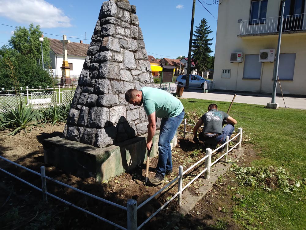Uređenje cvjetnih površina u centru Koprivničkih Bregi