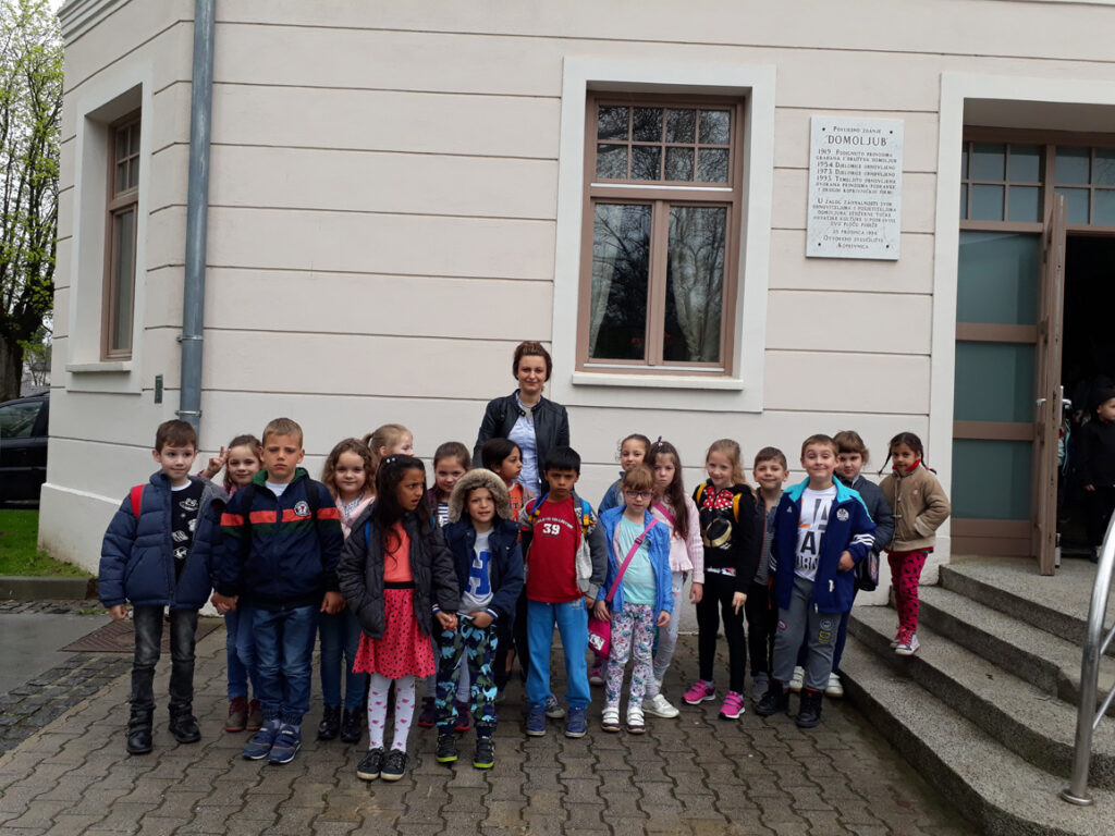 Predškolci na predstavi Kerekesh teatra
