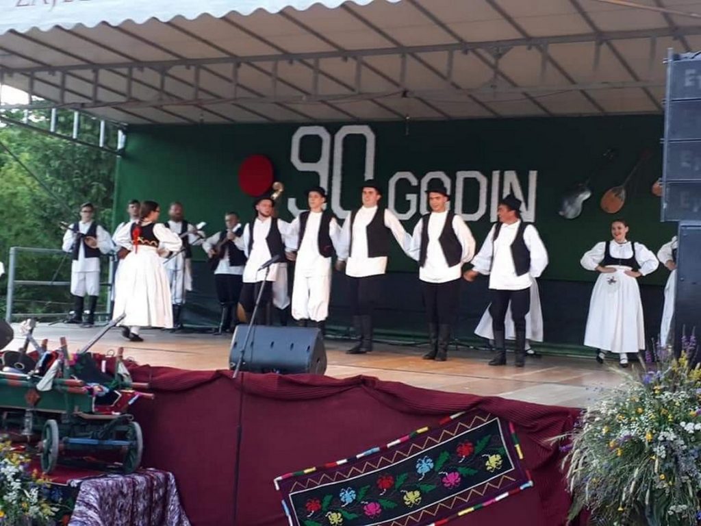 Folkloraši i tamburaši KUD -a „Rudar„ uveličali 90. obljetnicu KUU Gacka u Ličkom Lešću