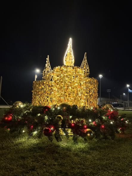 Upaljena prva adventska svijeća, svijeća nade